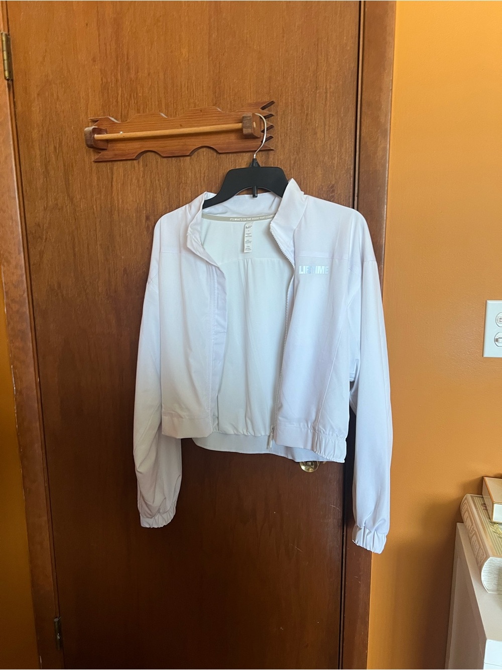 Lifetime Fitness Women's White Cropped Jacket M